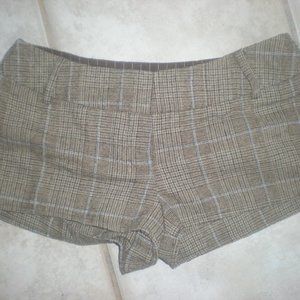 B. TRU  Brand  BKE  Buckle  Shorts  Size M  Brown NWOT